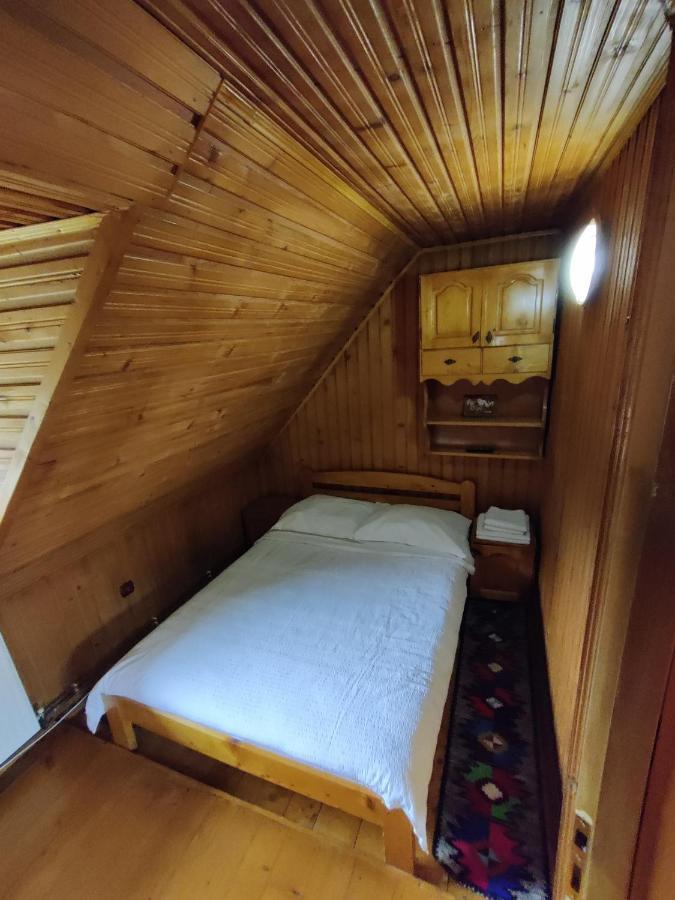 Pensiunea Ioana Vadu Izei Exteriör bild